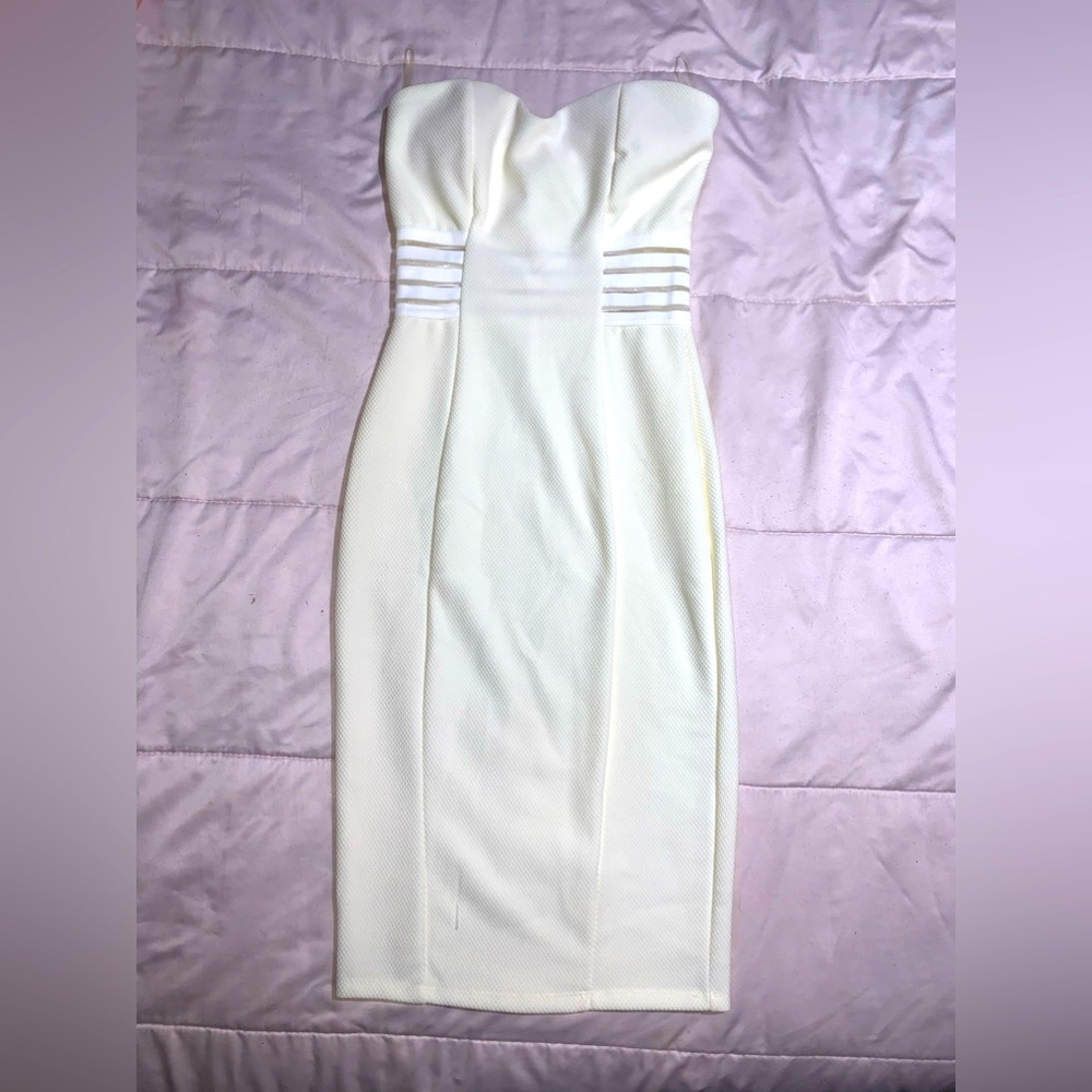 Like new Women’s beautiful strapless tube mid length dress size Small